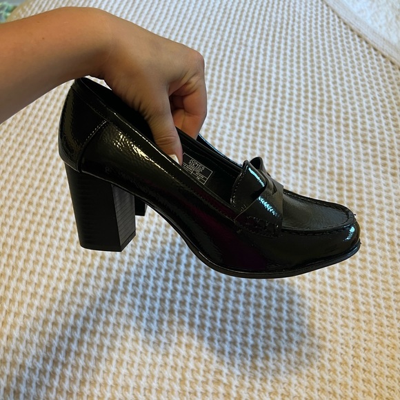 Jones New York Shoes - Jones New York business loafer heels